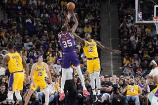 他在关键时 他在关键时