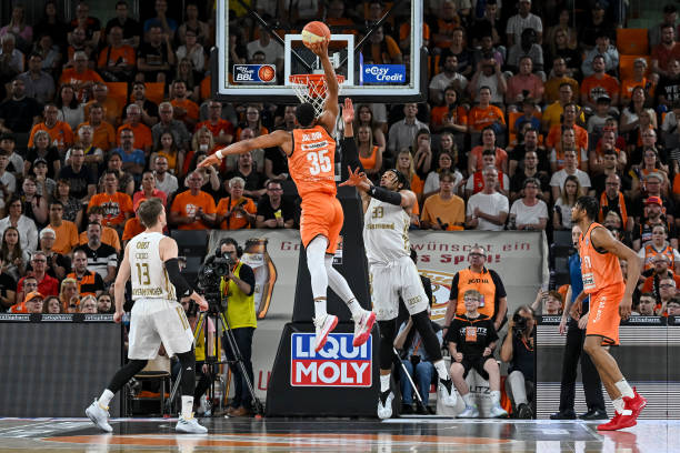 的本土中锋 的本土中锋